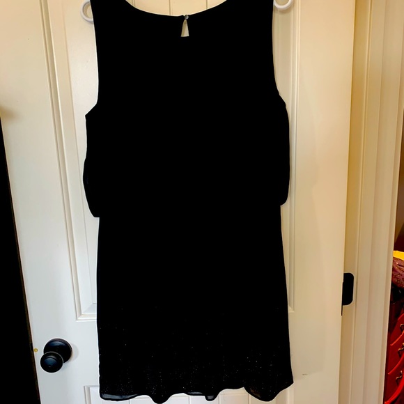 Cute short black dress - Picture 2 of 2